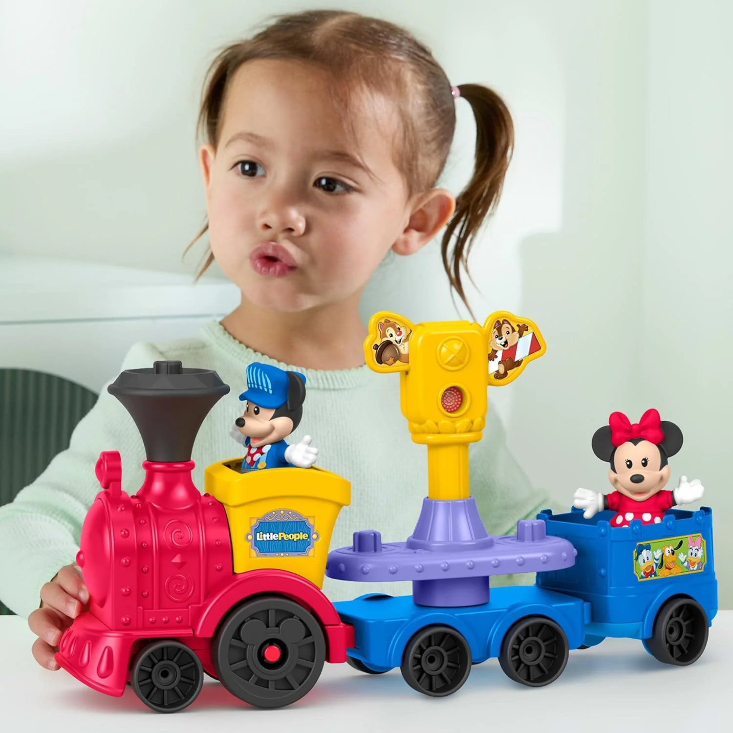 Fisher-Price Little People, Peuterspeelgoed, DISNEY Jr Mickey en Minnie muzikale trein met 2 Figuren voor Fantasiespel voor kinderen vanaf 18 maanden, JKB04 - Image 6