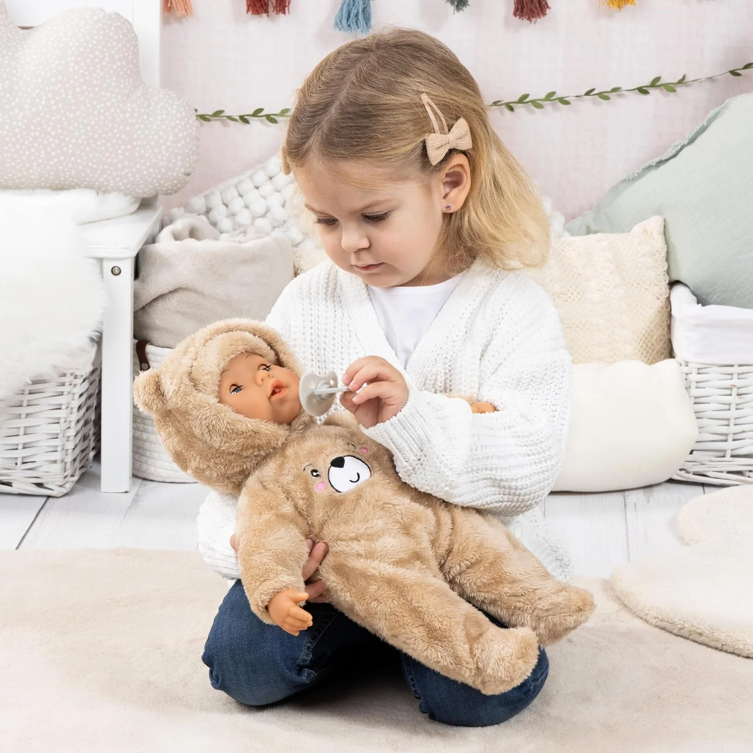 Bayer Design 94230AB Babypop, huilt echte tranen, met slaperige ogen, zacht lichaam, accessoires, 42 cm - Image 4