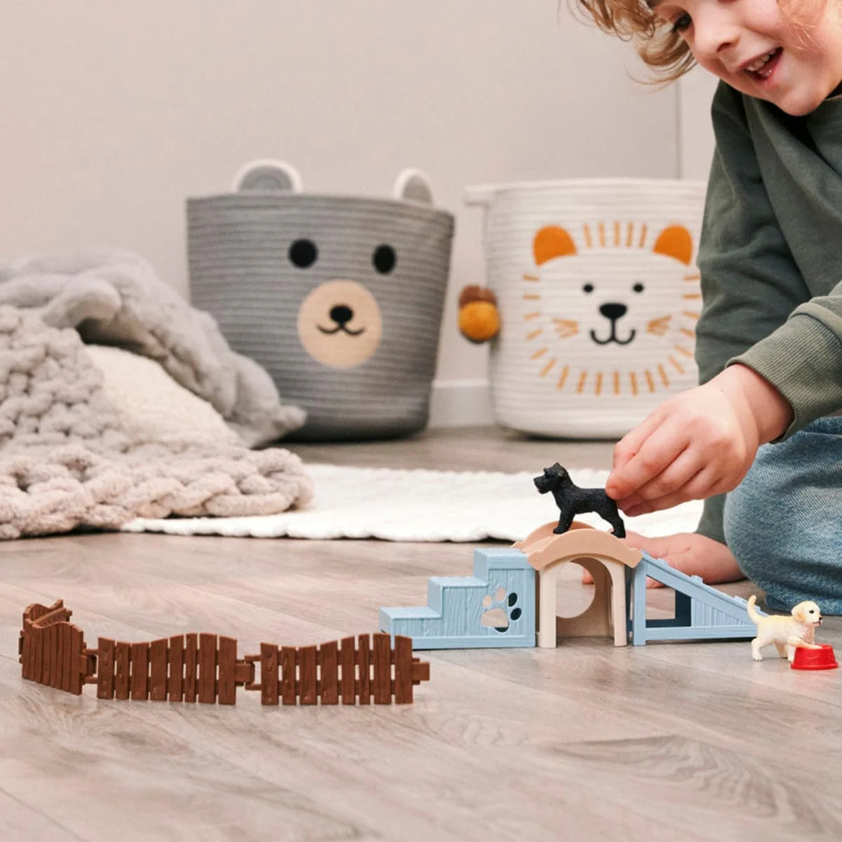 Schleich FARM WORLD | Avventure per cuccioli 42763 | Playset con 2 cani, cuccia, rampa, scaletta & accessori | Giocattolo da fattoria realistico | Idea regalo dai 3 anni | 12 pezzi - Image 7