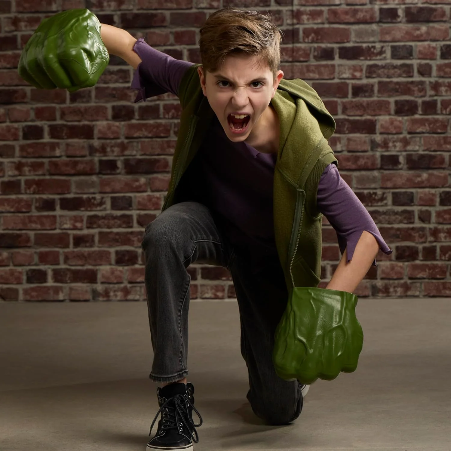 Marvel Spider-Man Day Hulk Gamma Smash Fists, Soft Foam Super Hero Role Play Toys for Costume Dress Up, Ages 5+ - Image 3