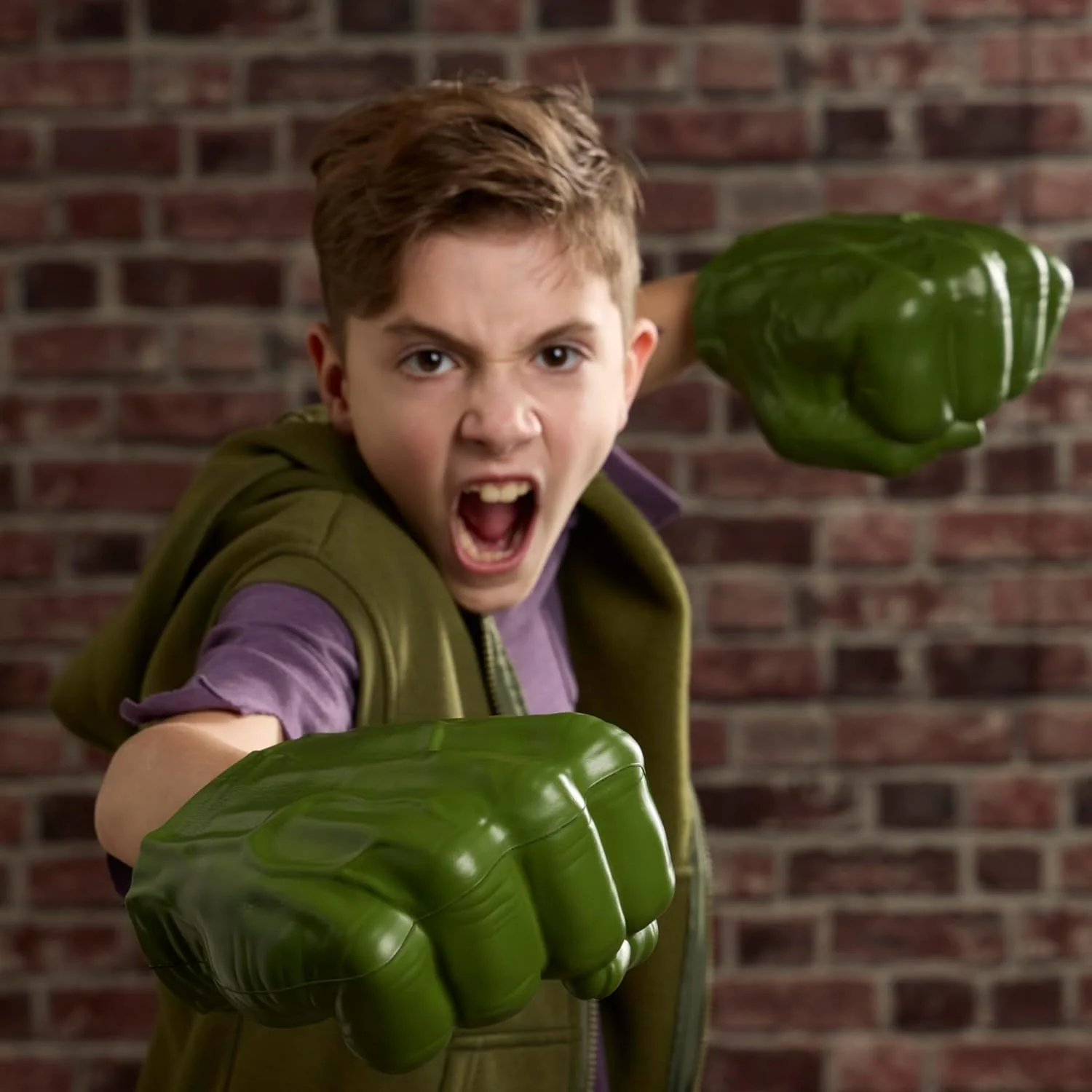 Marvel Spider-Man Day Hulk Gamma Smash Fists, Soft Foam Super Hero Role Play Toys for Costume Dress Up, Ages 5+ - Image 4