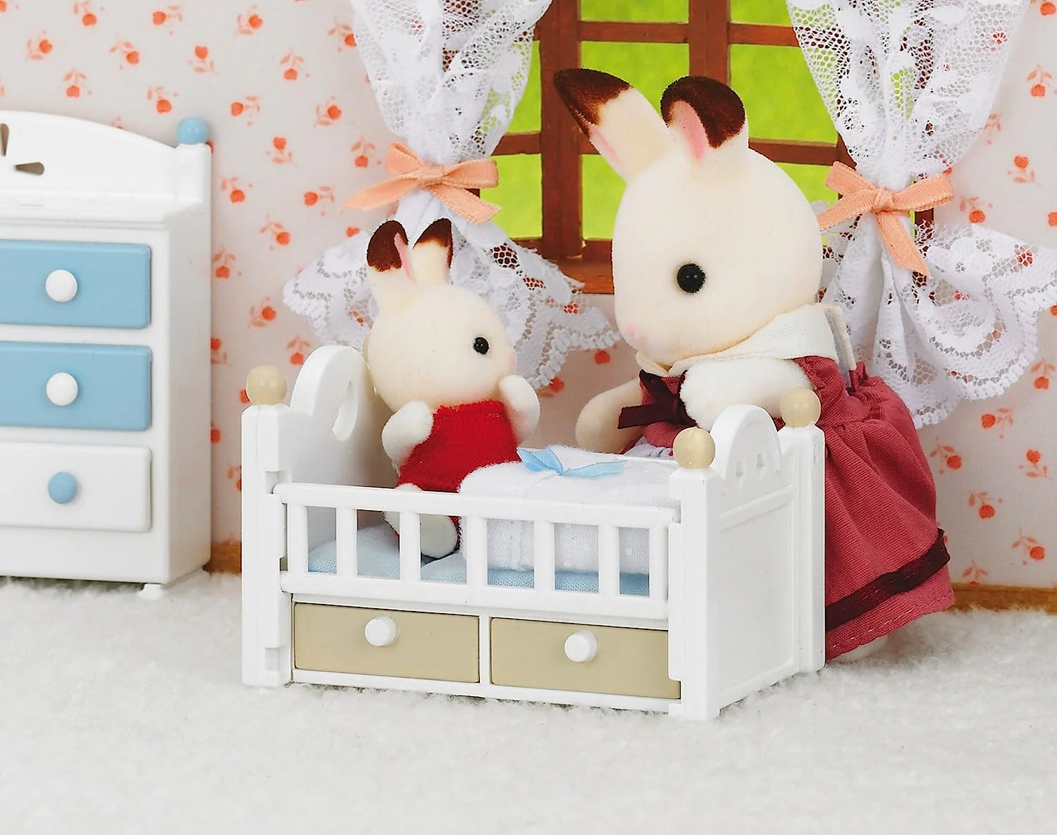 Sylvanian Families - 5017 – Chocolate Bunny Baby with Cot - Image 3
