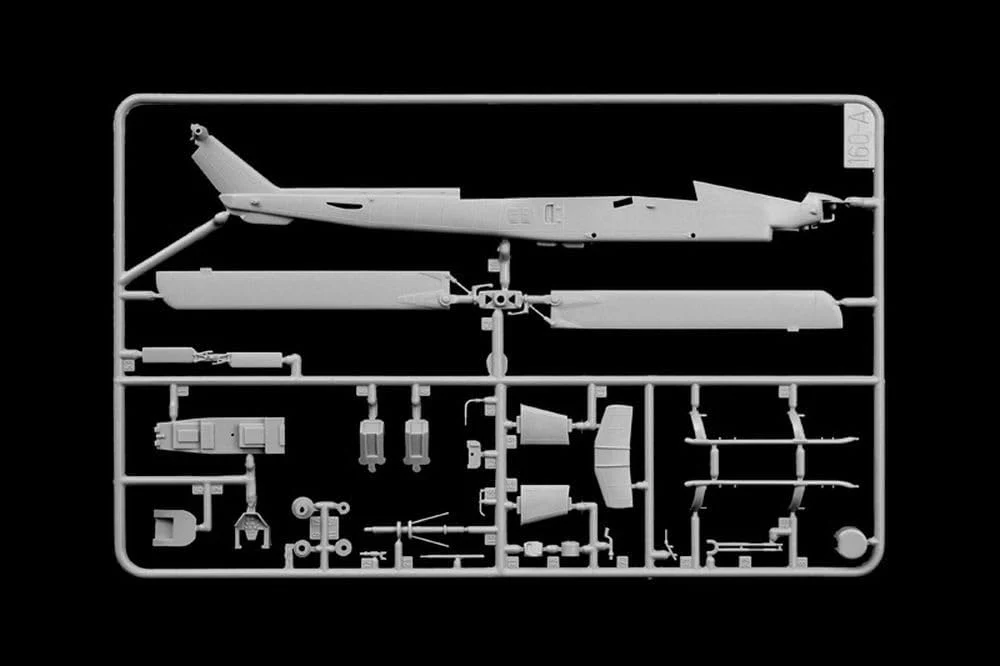Italeri 90160 AH-1W Super Cobra 1:72 Scale Plastic Model Kit/Model Assembly - Image 3